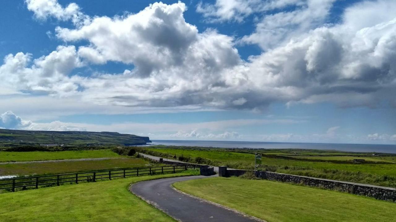 Hotel Ceol Na Dtonnta Doolin Exterior foto